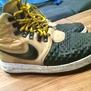 Nike Lunar Force 1 Duck Boots - Gold